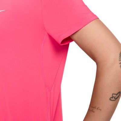 BLUSA NIKE ONE SWOOSH FV6373-629 - Image 4