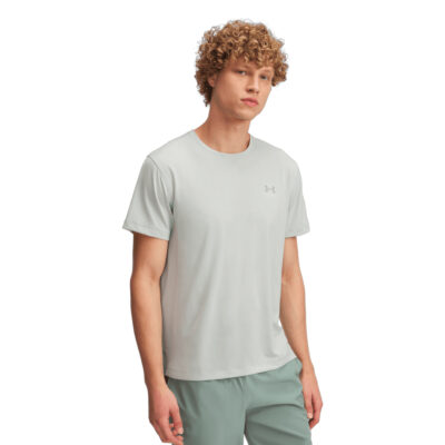 PLAYERA UNDER ARMOUR LAUNCH SHORTSLEEVE 1382582-377