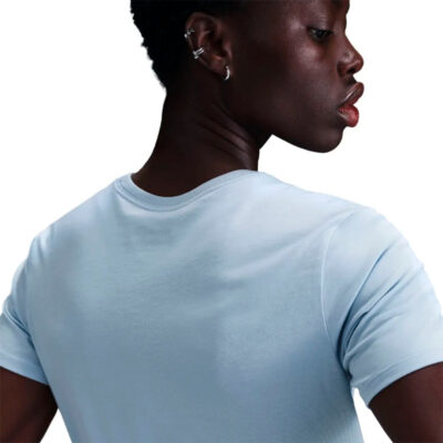 BLUSA NIKE NSW TEE CREW DZ4680-413 - Image 3