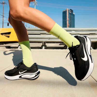 TENIS NIKE JOURNEY RUN FJ7765-001 - Image 5