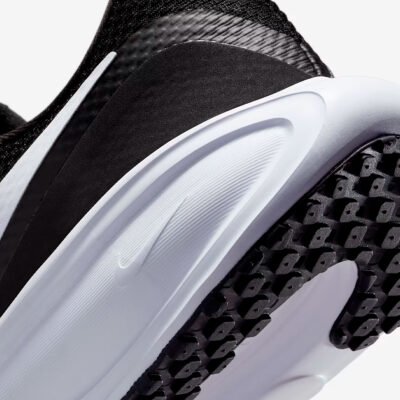 TENIS NIKE REVOLUTION 8 HJ8485-001 - Image 5