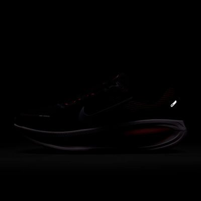 TENIS NIKE VOMERO 18 HM6803-008 - Image 6