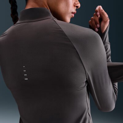 CAMISETA NIKE SWIFT DRI-FIT UV HQ0499-036 - Image 4